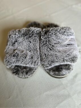 Plush Faux Fur Slide Slippers in Gray